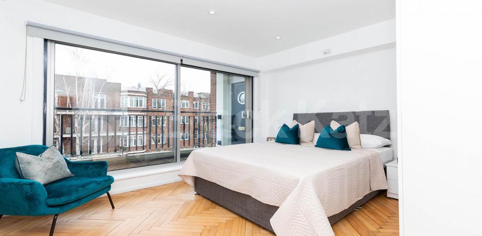 			SPACIOUS TWO BEDROOM WAREHOUSE CONVERSION, 2 Bedroom, 1 bath, 1 reception Flat			 GROVE HOUSE-TUDOR ROAD, HACKNEY-BETHNAL GREEN-LONDON FIELDS